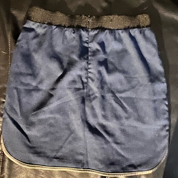 💥2/15$💥 Vero Moda skirt - Picture 2 of 3